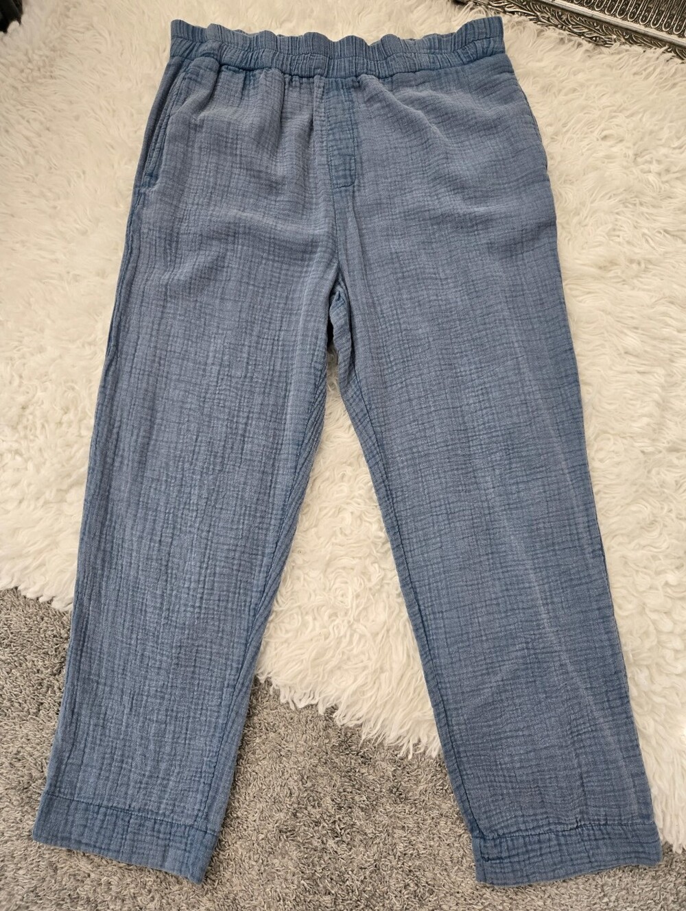 C&C California 100% textured cotton gauze lightweight pull-on pants. Large.